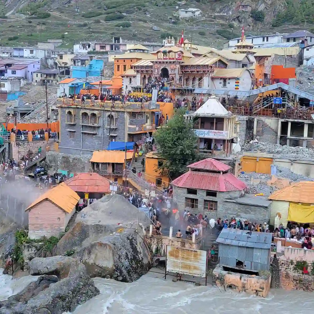 How to Book Transport to Badrinath for the Tapt Kund and Brahma Kapal Visit