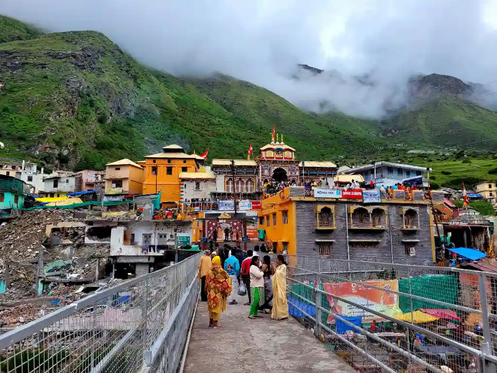 What Information and Documents Do You Need for Online Hotel Booking in Badrinath?