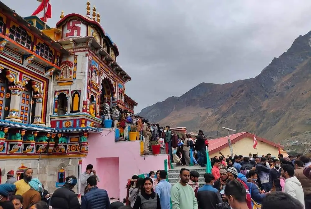 What Is the Best Time to Book Hotels Near Badrinath for Better Rates?​