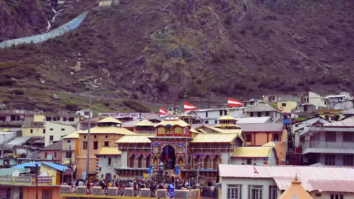 What to Expect When Staying Near Badrinath Temple