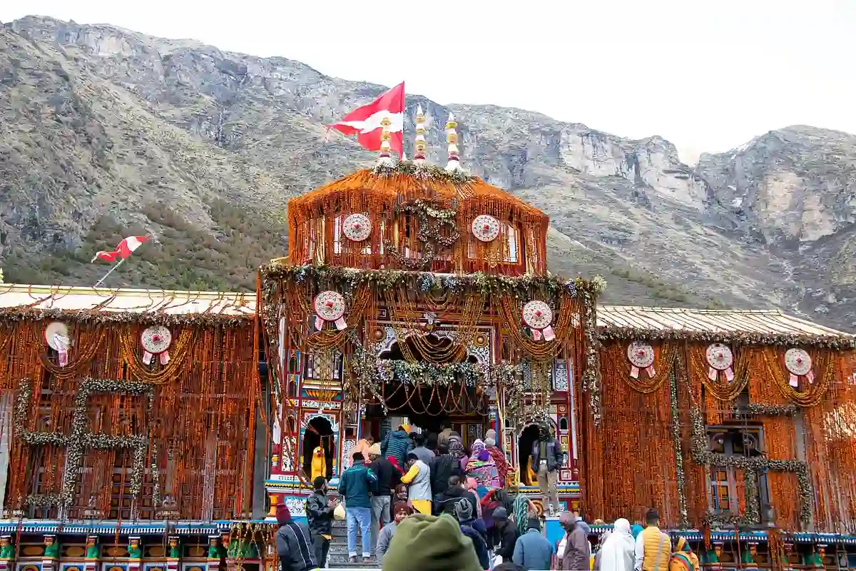 Why Temple Proximity Matters During a Badrinath Yatra