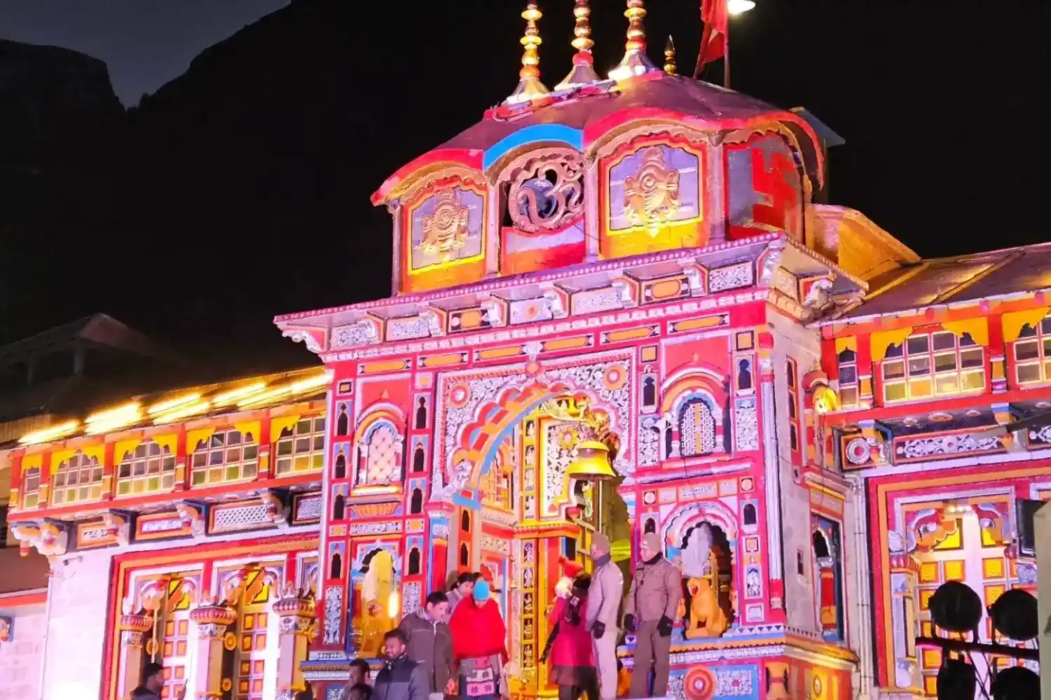 Inside Badrinath: what the town feels like at different hours