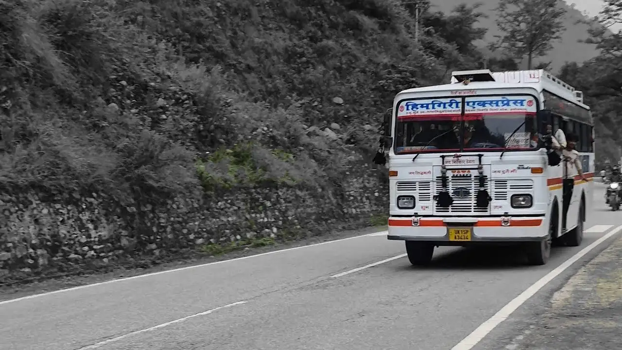 Onward from the station: bus or taxi?