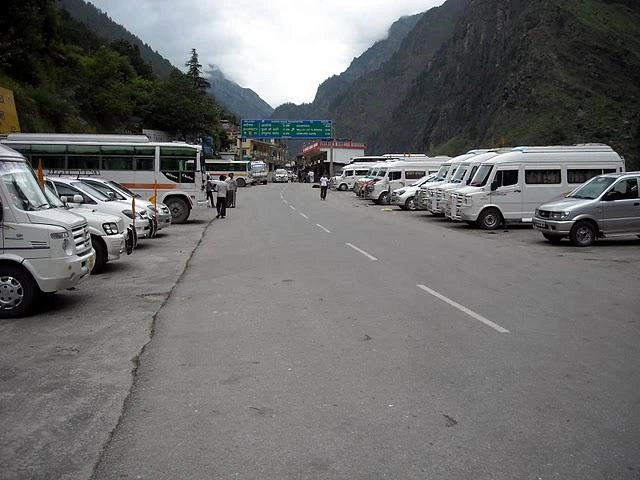 Parking at Govindghat