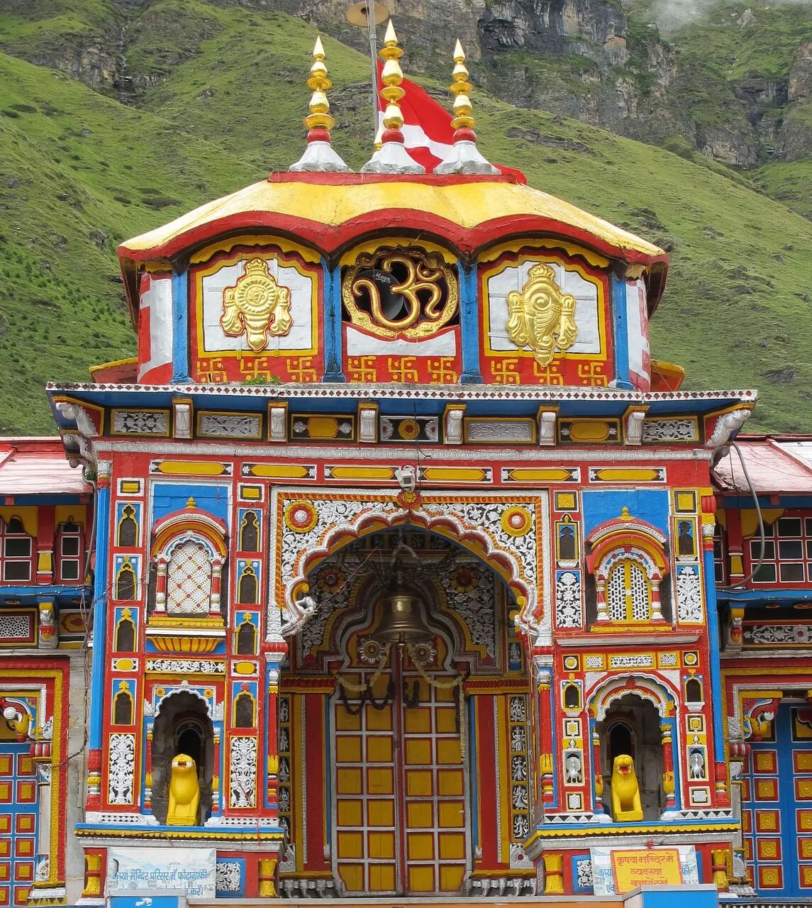 Badrinath Temple view near Pilgrims Habitat, the best resort in Badrinath.